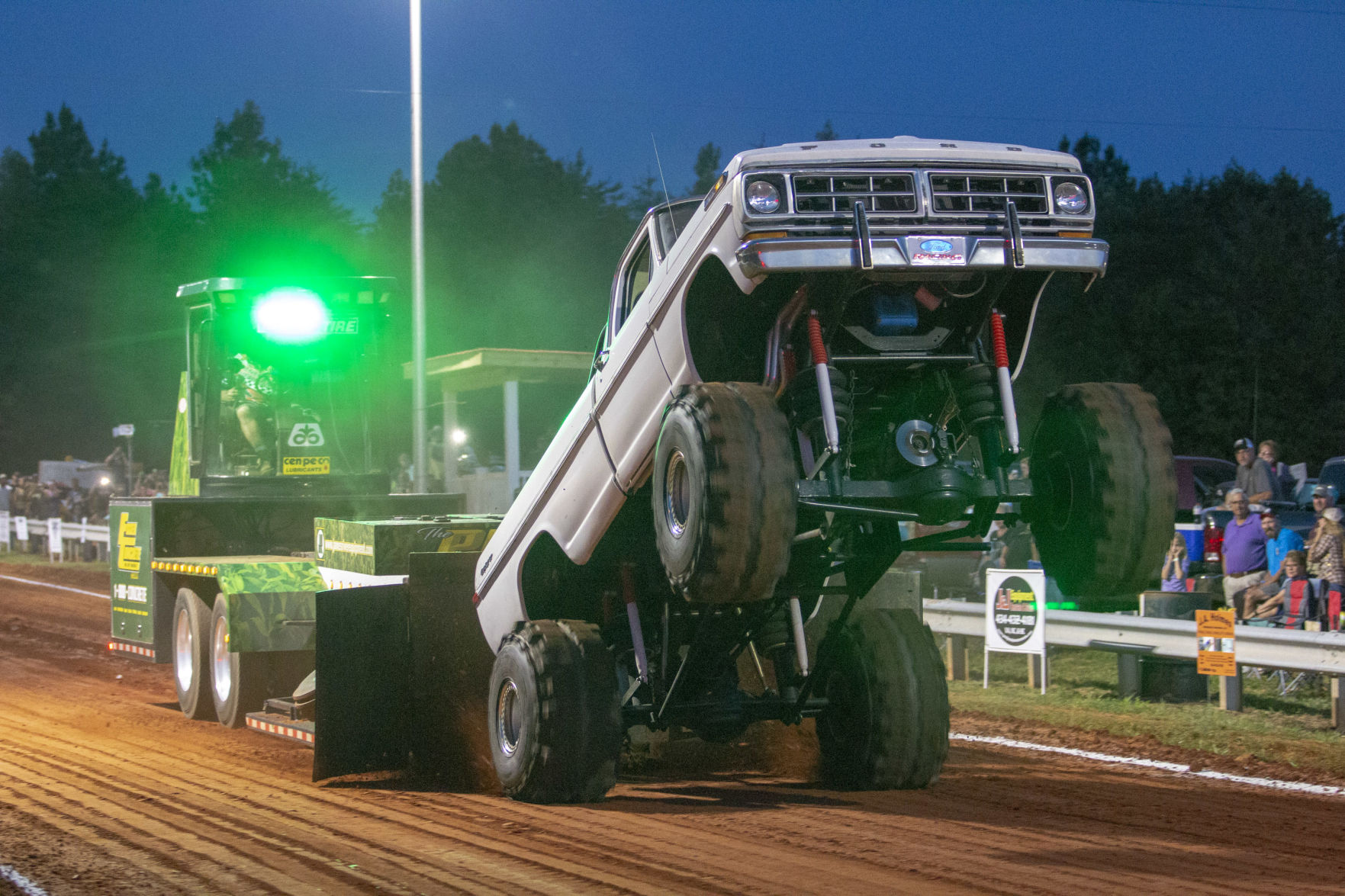 TractorPull13.JPG